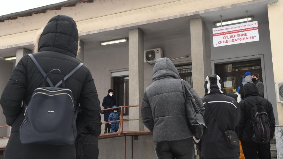 177 души са дарили кръв за 17-годишната Али