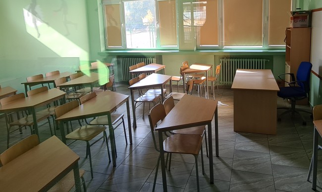 Родители имат право на болнични при карантина на дете