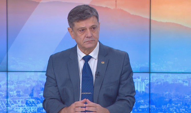 Ген. Константин Попов: Президентът трябва да свика КСНС по конфликта НАТО-Русия