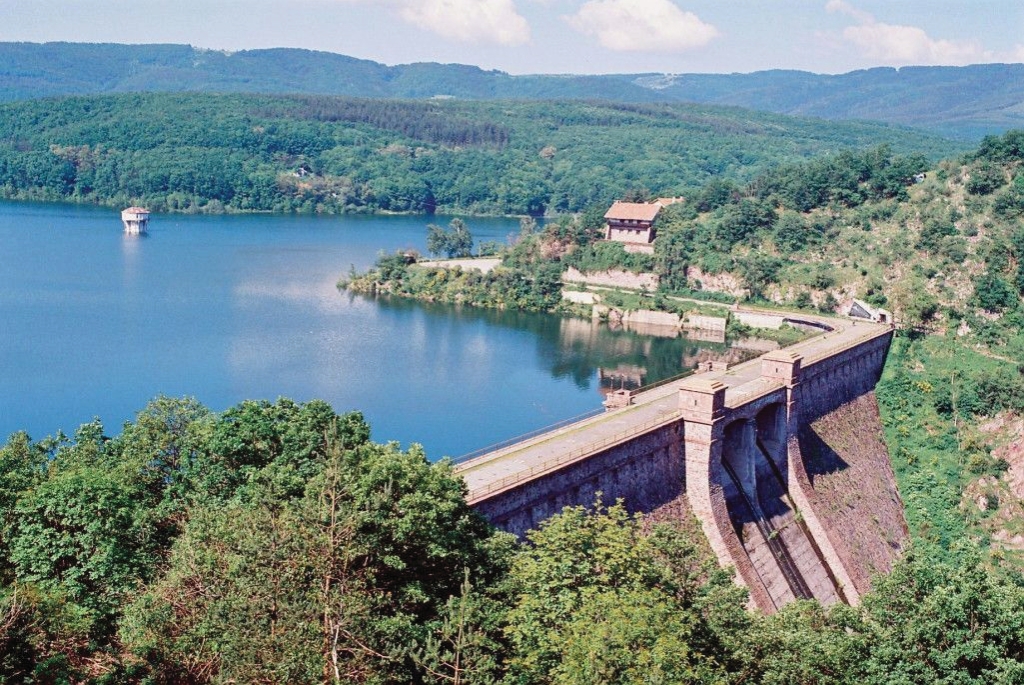 Спешна среща за язовир „Бели Искър“ при областния управител на Софийска област