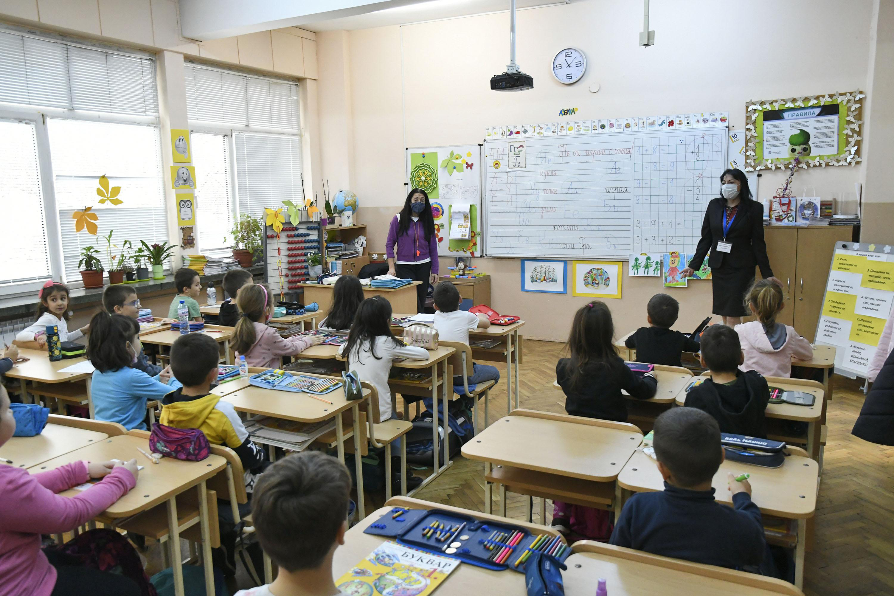 Психолози и директори преподават заради големия брой болни учители