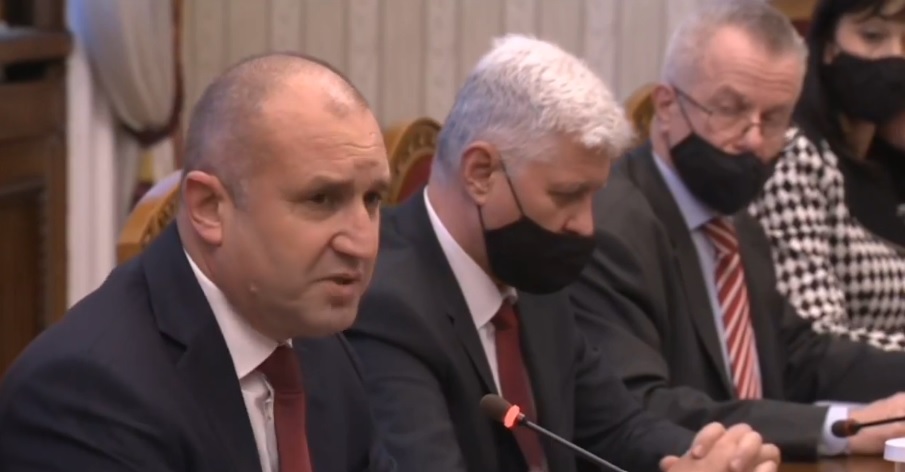 Радев към Ковачевски: Паралелно с работата по инфраструктурата, не можем да загърбим политическите въпроси