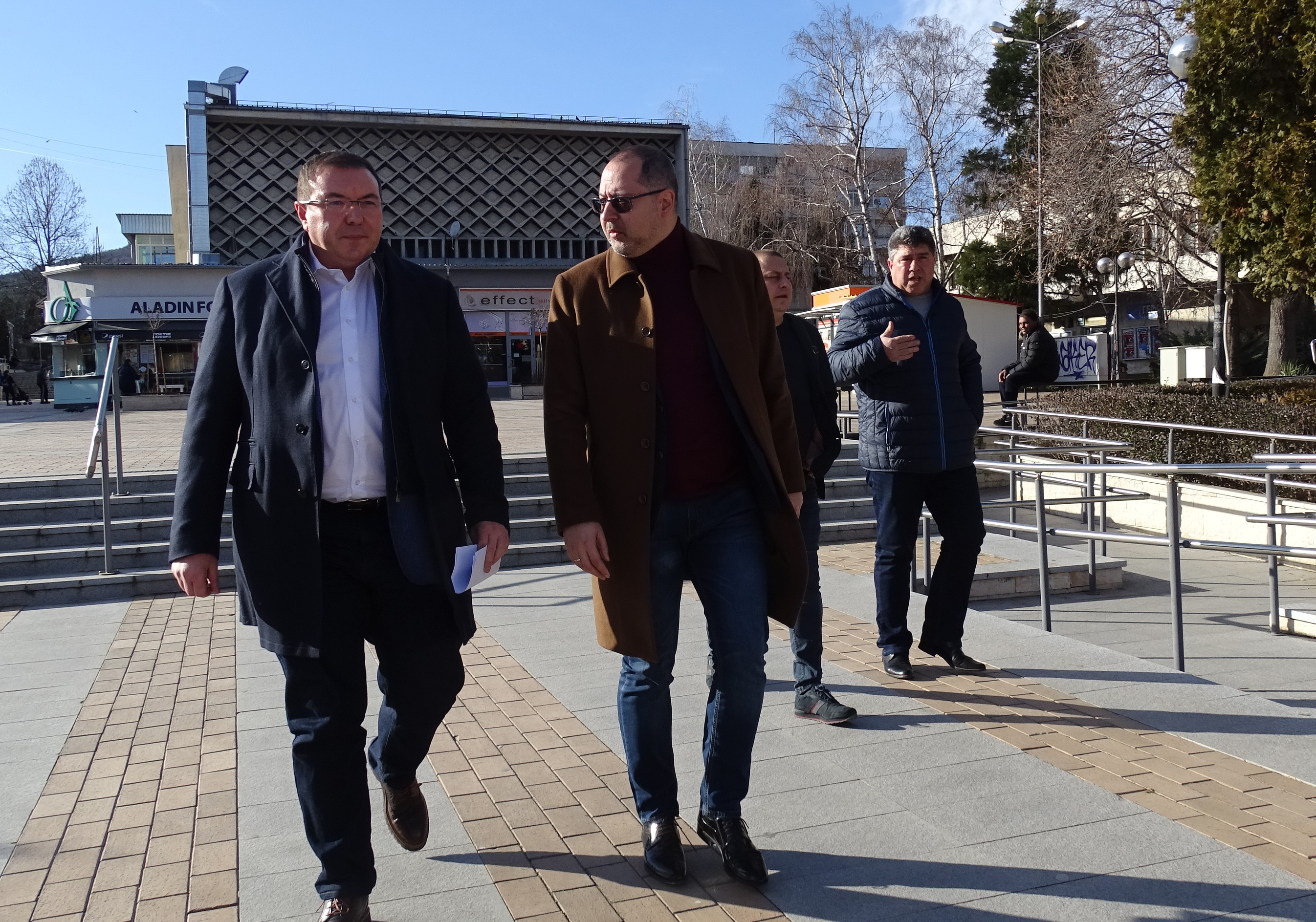 Народните представители от ГЕРБ-СДС проф. Костадин Ангелов и Димитър Николов:  Държавата да компенсира на 100% увеличената цена на тока за обществени и социални организации