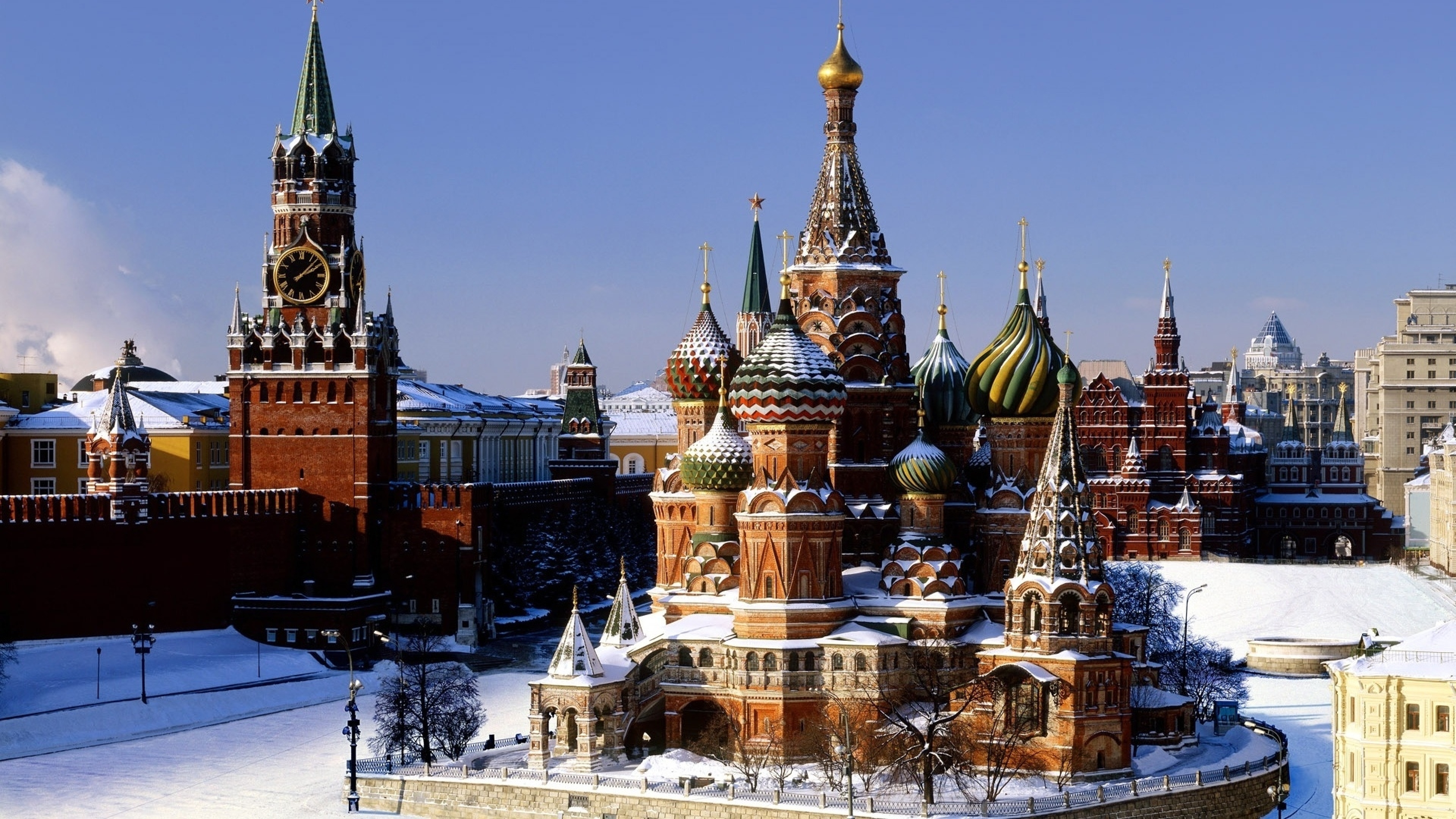 Посланикът на Москва в ЕС: Русия не планира операция под фалшив флаг срещу Украйна