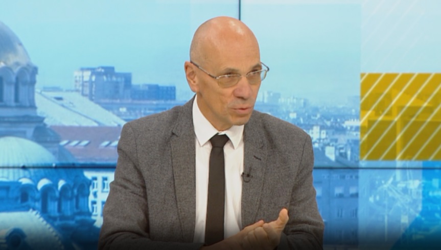 Проф. Сотир Марчев: Причината за болки в гърдите след прекаран ковид може да е съвсем безобидна