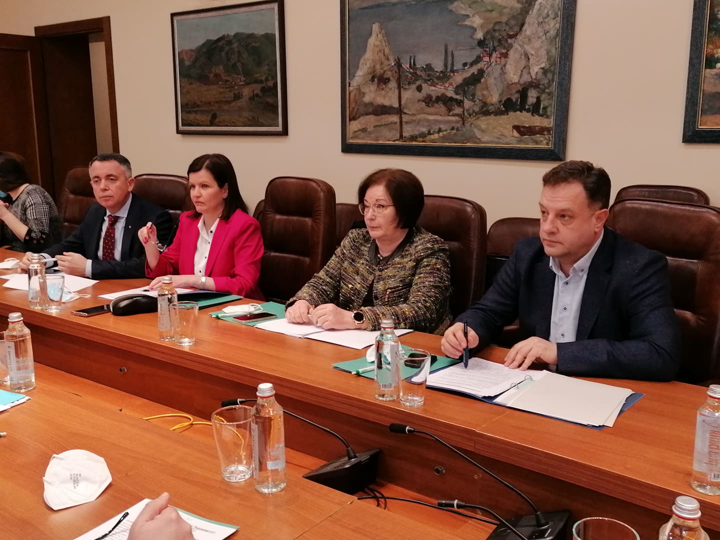 Два етапа в решаване на кризата с електроенергията за общините