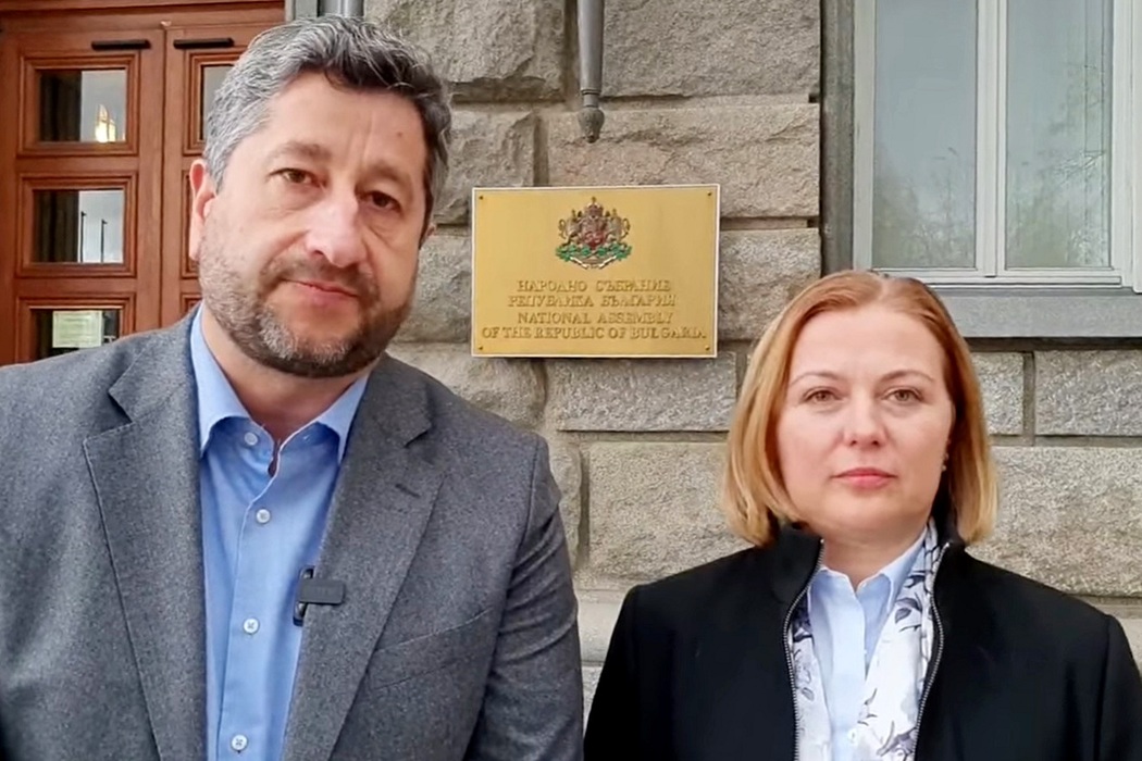 Правосъден министър може да атакува главен прокурор (обзор)
