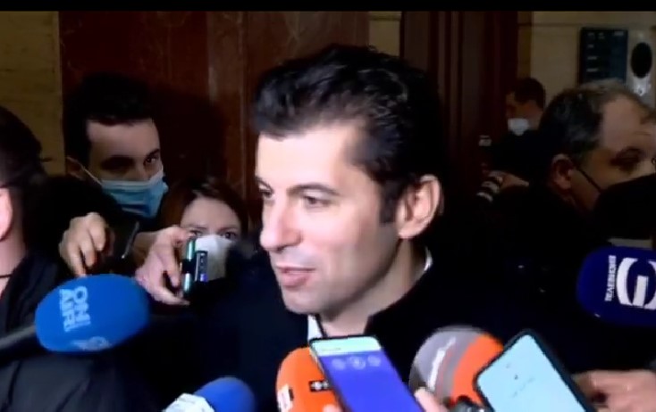 Почти два часа продължи разпитът на Кирил Петков във ВКП (Видео)