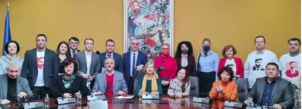 Провокация: Опозицията в македонския парламент с тениски на Гоце Делчев