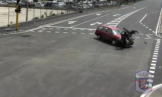 СДВР показа компилация от зрелищни катастрофи по улиците на града (ВИДЕО)