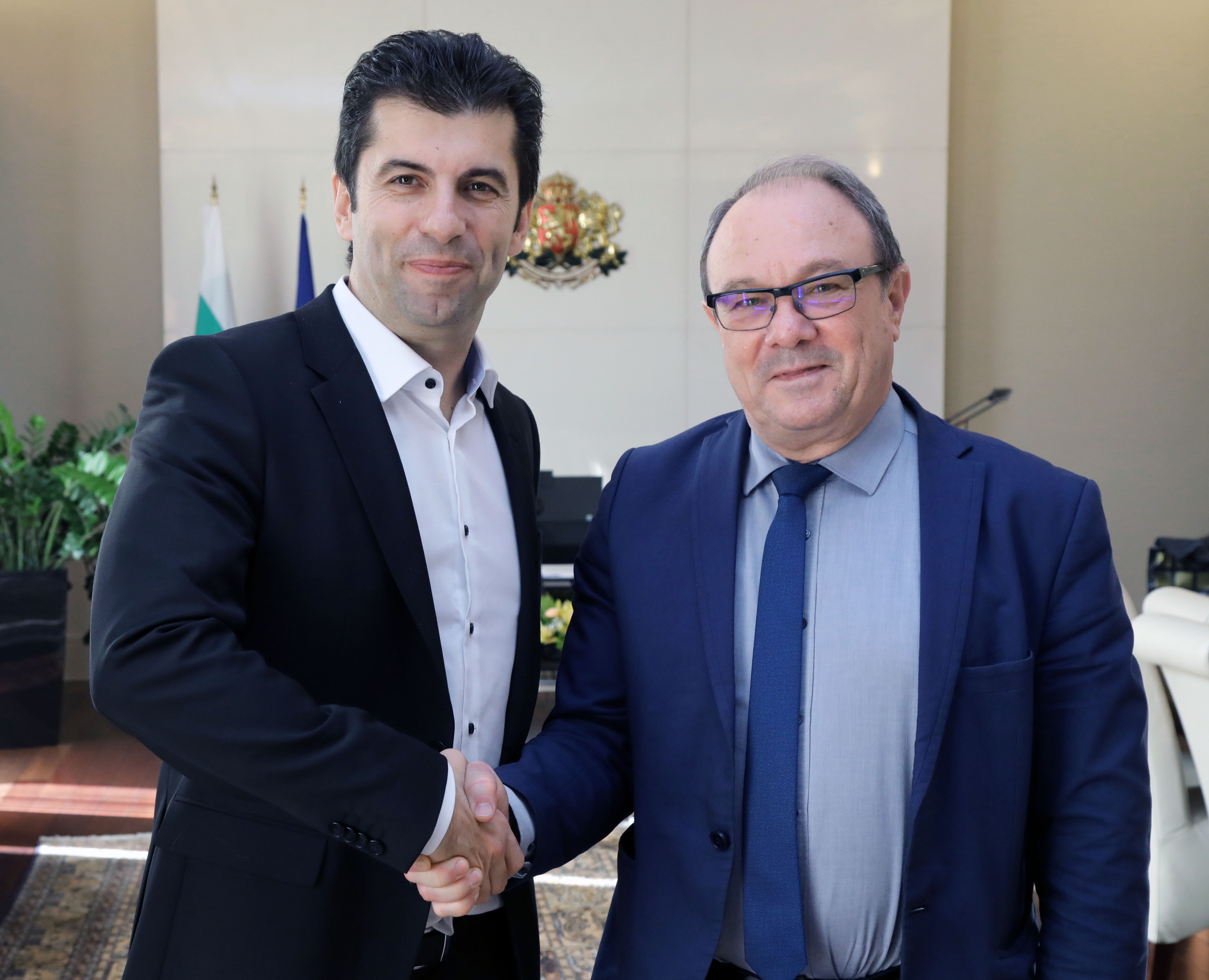 Вместо по-висок бюджет: Кирил Петков обещал на председателя на БАН "подкрепа" за "реални резултати"