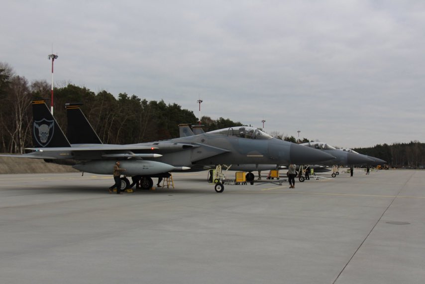 Американски изтребители пристигнаха в Полша (СНИМКИ)