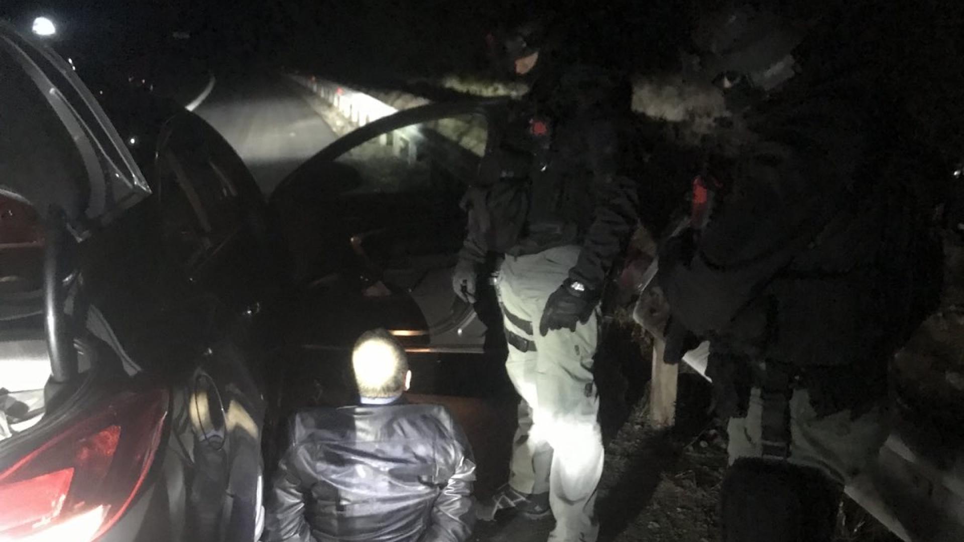 Разбиха две банди, правили наркотици (обзор)