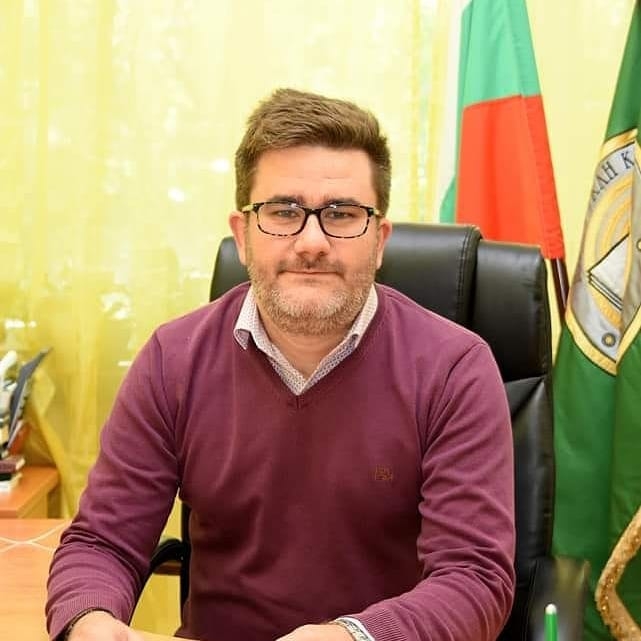 Връщат учениците в клас в пет области