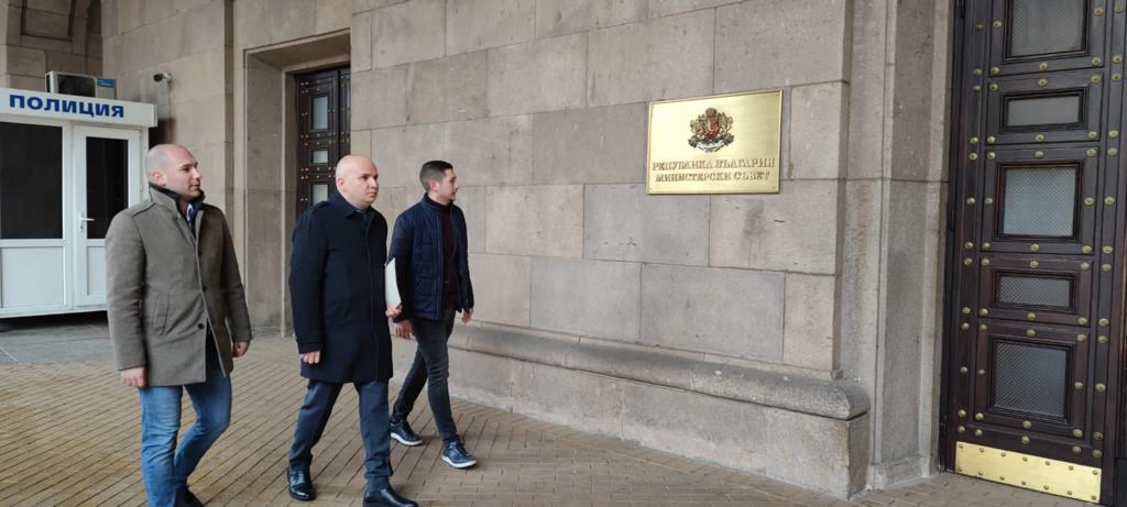 Евродепутатът от ДПС Илхан Кючук пита премиера кои медии са получавали европари от държавата