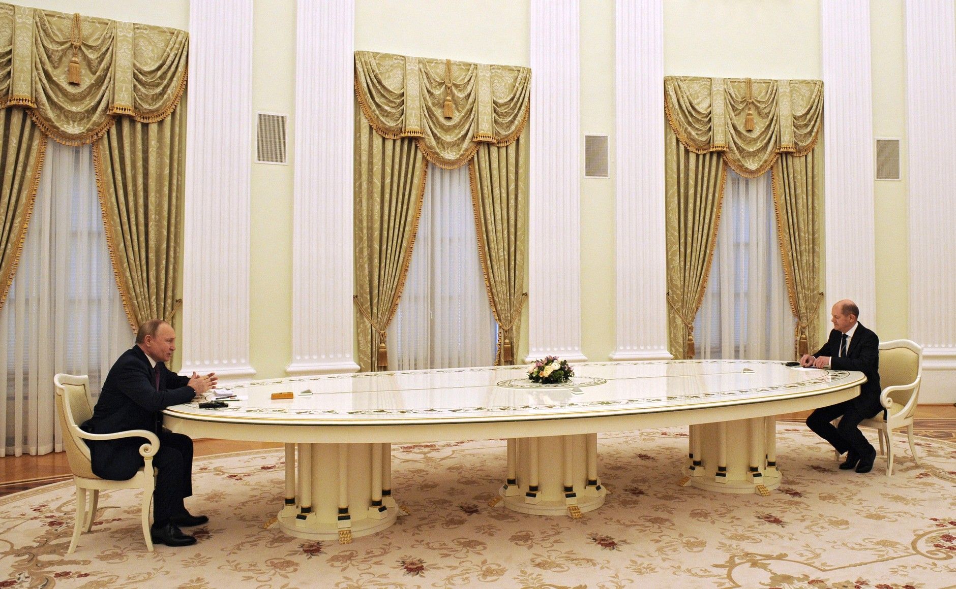 Думата иска Путин да признае Донбас (обзор)