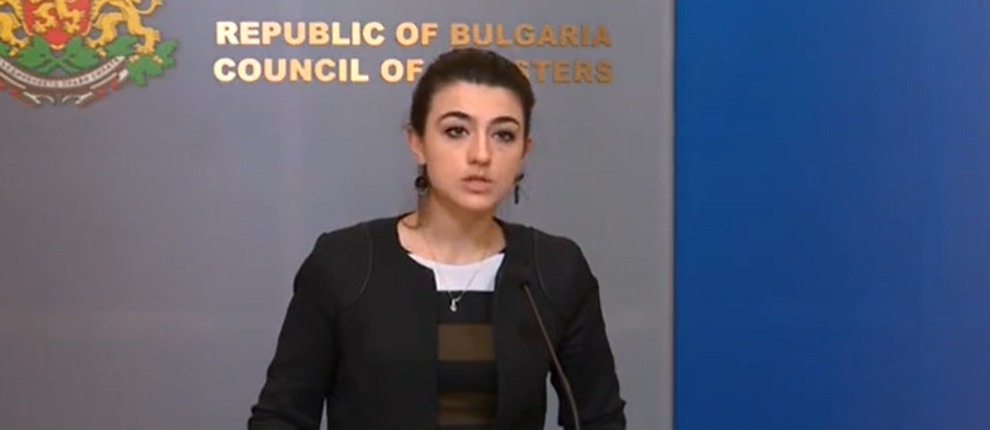 Лена Бориславова: Хора от списъка на Петков организират платени протести в страната (ВИДЕО)