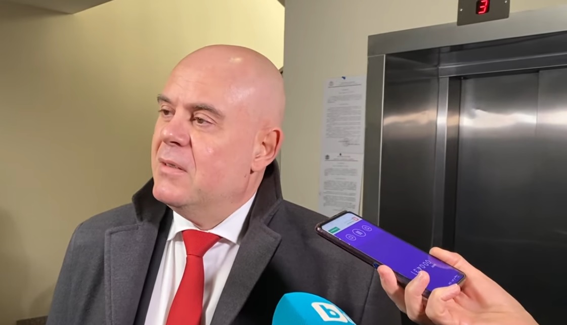 Главният прокурор Иван Гешев: Орязването на парите за разследвания е празник за мафията и олигархията (обзор)