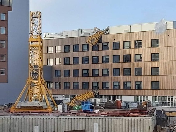 Кран падна върху болница в Белгия, има пострадали