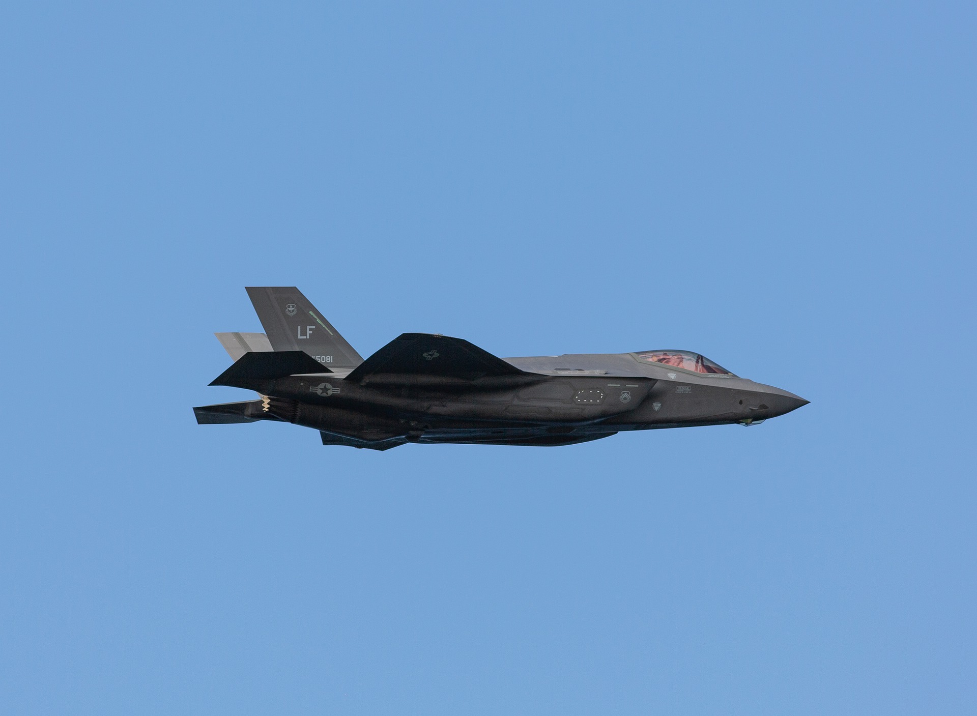 Нидерландия изпрати изтребители F-35 за защита на въздушното пространство на НАТО над Източна Европа