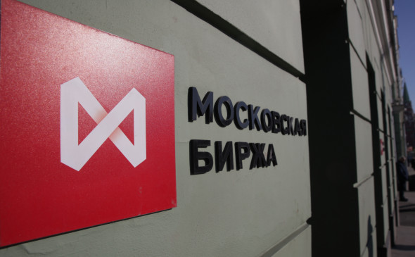 Рублата се срина с близо 30% спрямо еврото и долара