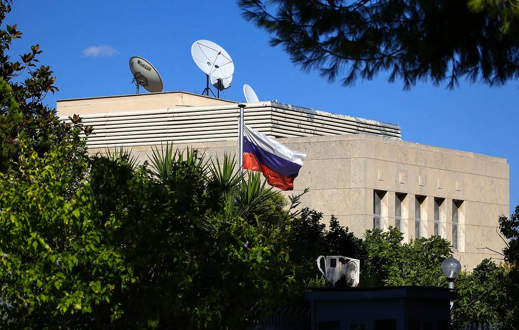 Руското посолство в Гърция размаха пръст на гърците