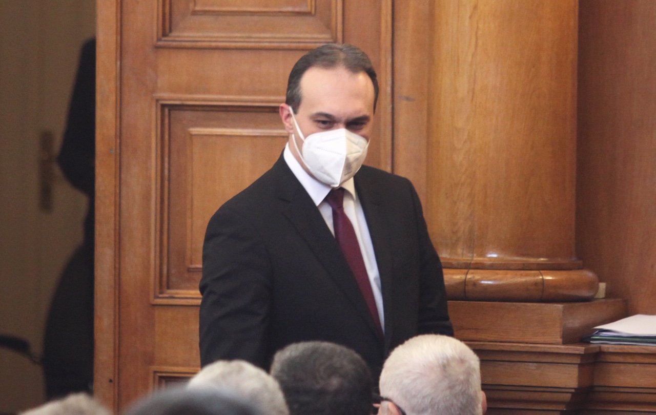 Превозили новия кандидат за военен министър с правителствения Еърбъс