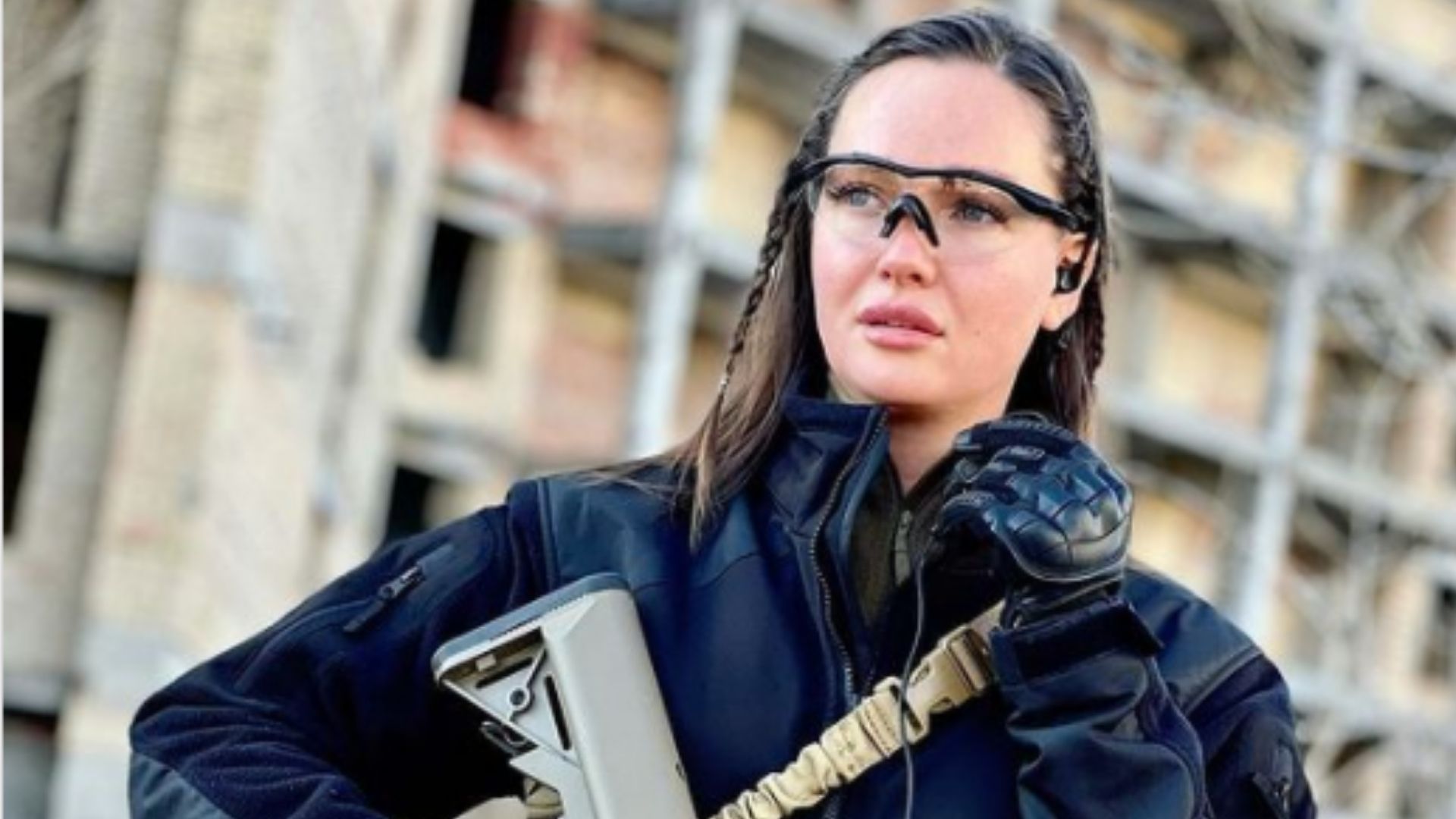 Мис Украйна се включи във войната срещу Русия, вече е част от армията (ВИДЕО)