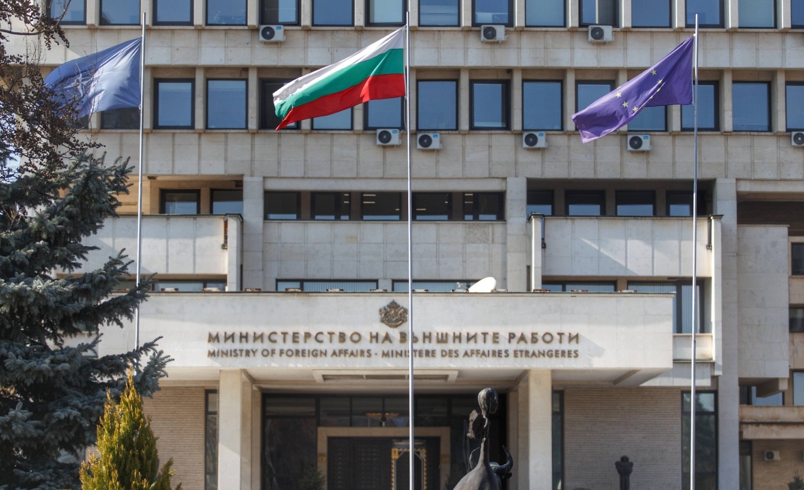 България гони двама руски дипломати
