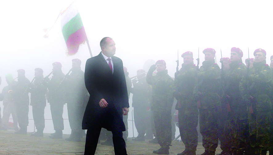 Радев остави Шипка на Петков