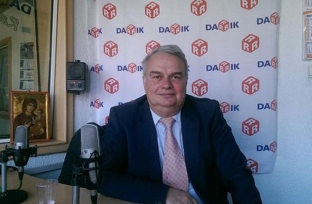 „Домашен арест“ за обвинен в шпионаж генерал от резерва
