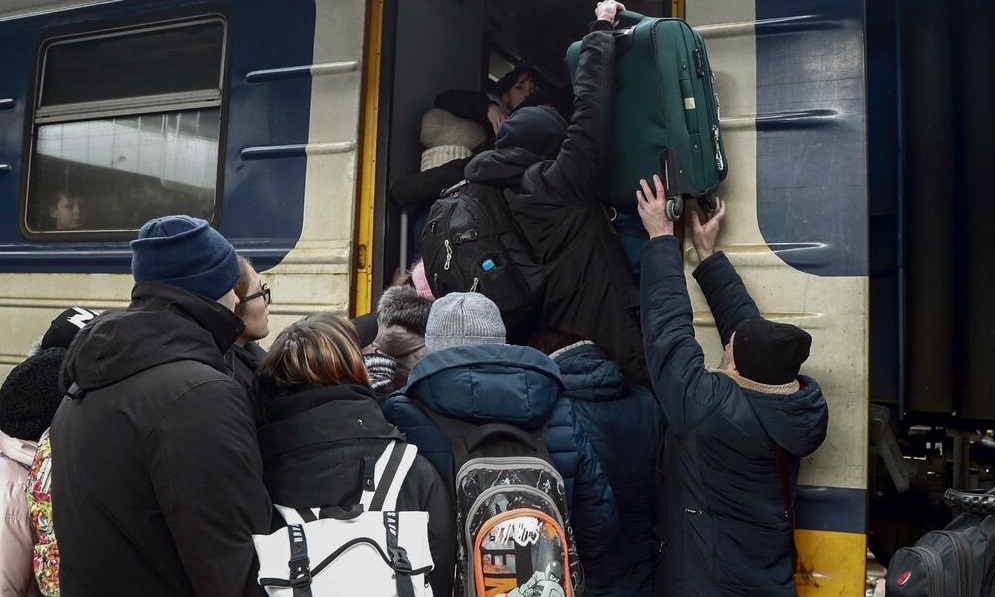 Русия отваря хуманитарни коридори за евакуация в Украйна