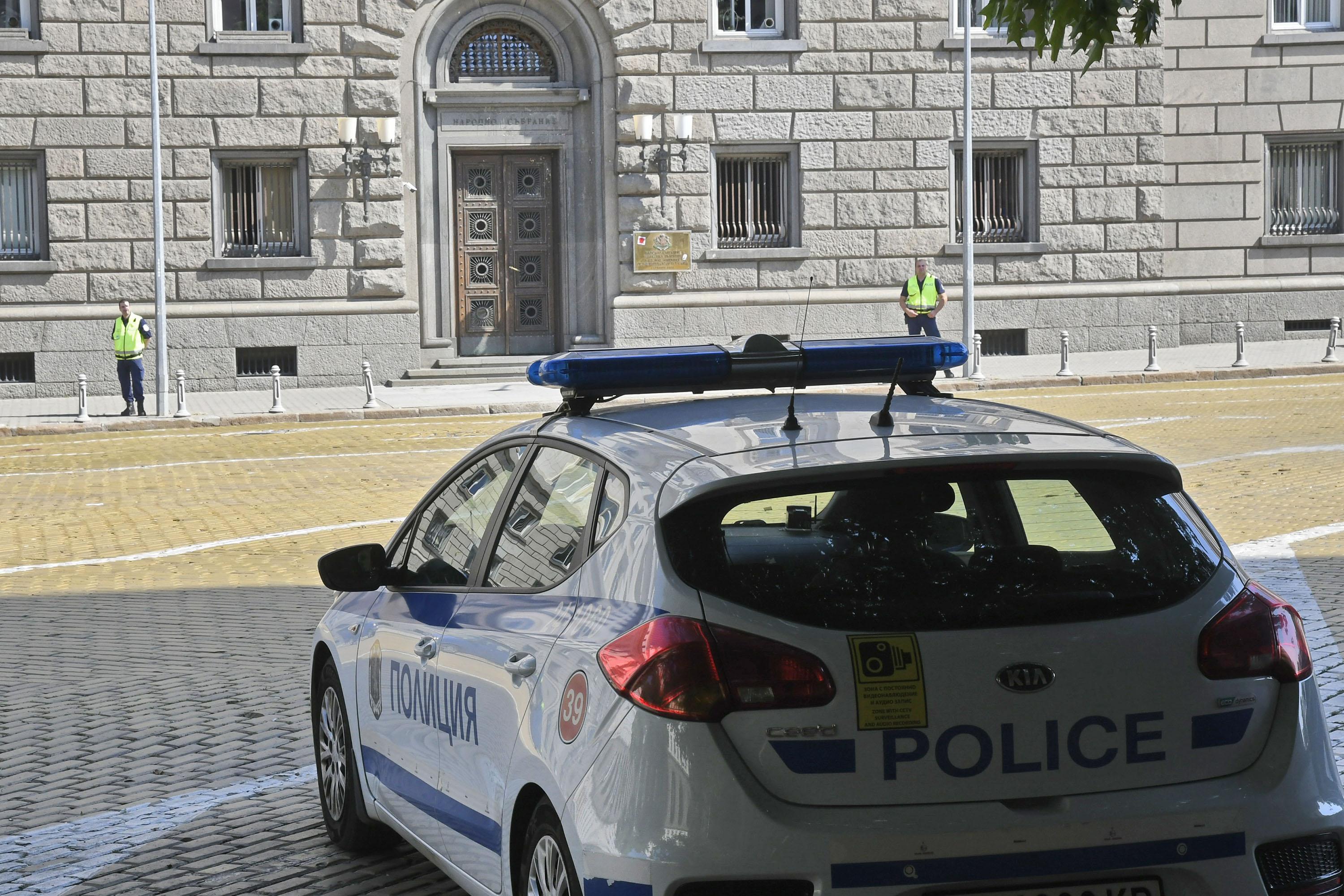 Мъж от Нова Загора подал сигнала за бомба в парламента