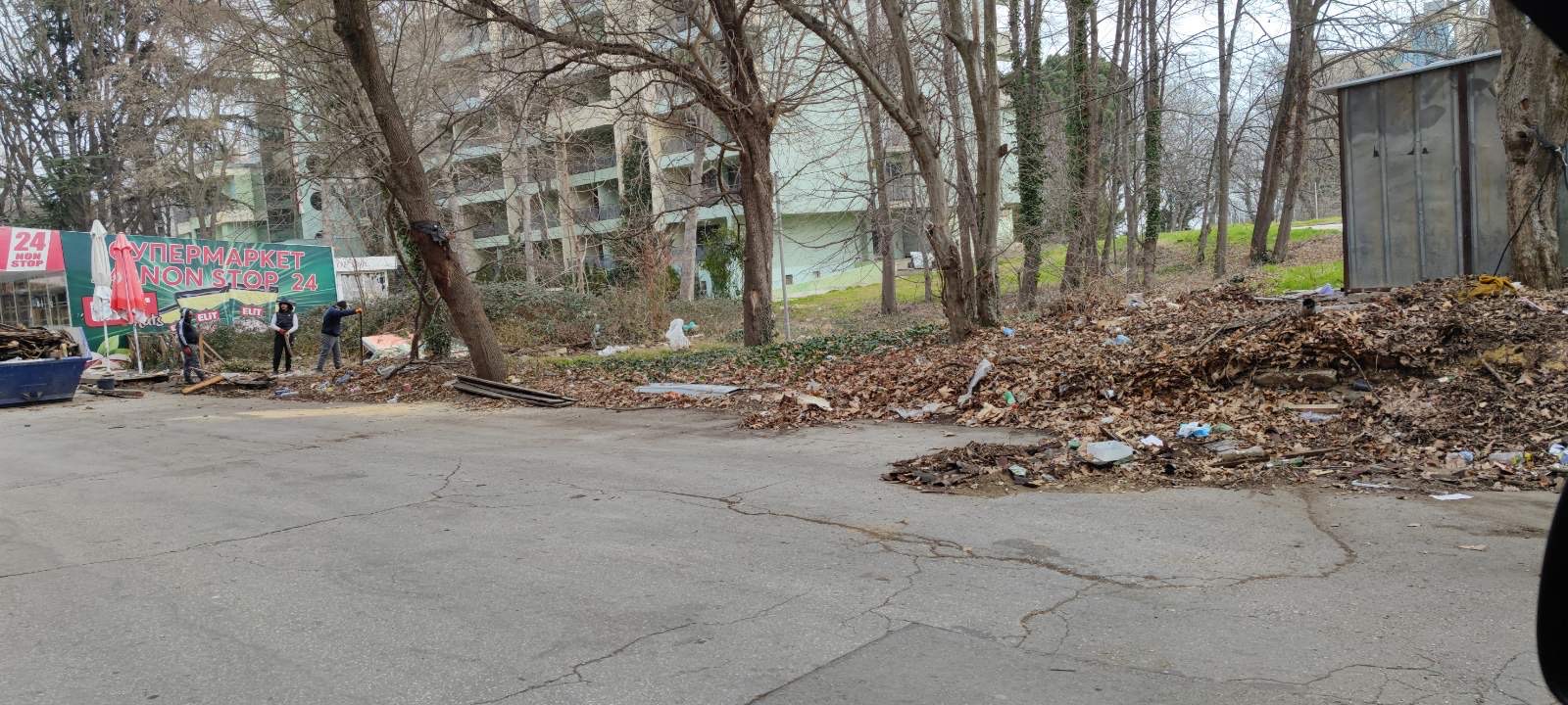 Разчистват курорта Златни пясъци от незаконни бараки