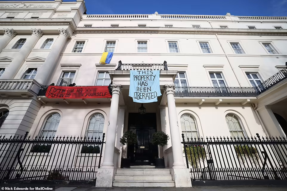 Протестиращи нахлуха във вилата на руския олигарх Олег Дерипаска в Лондон (ВИДЕО)