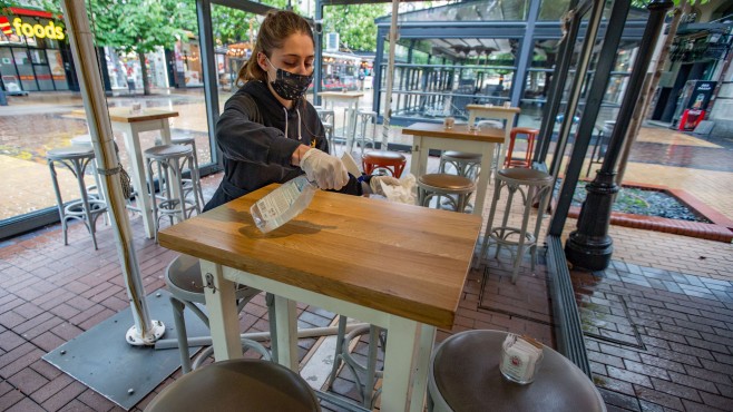 Рекетират бизнеса с цената на тока