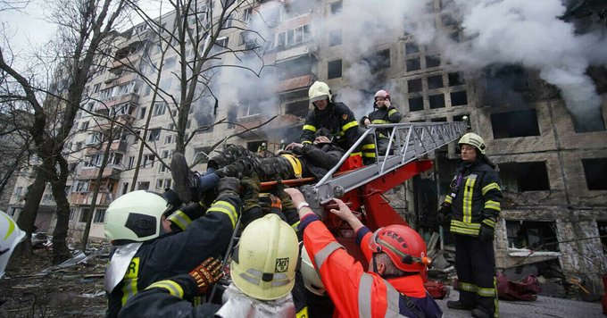 Силни експлозии събудиха центъра на Киев