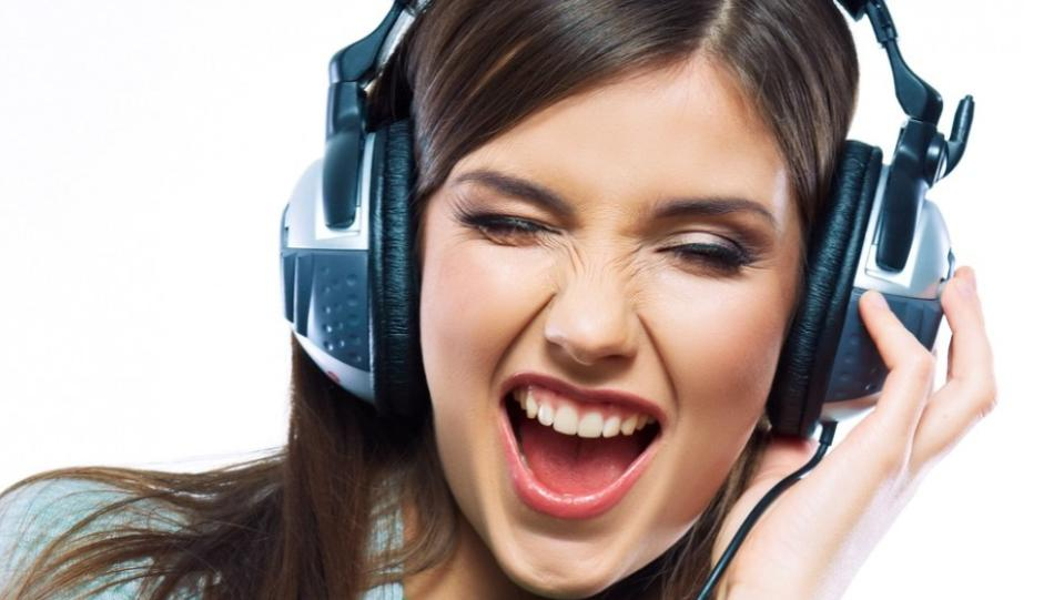 Тийнейджъри оглушават от слушалките