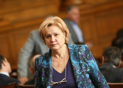 Менда Стоянова: Не съм задържана, нито съм търсена от органите на реда