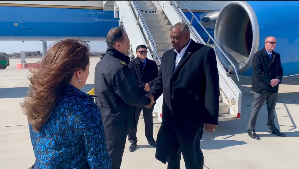 Министърът на отбраната на САЩ Лойд Остин пристигна у нас (ВИДЕО)