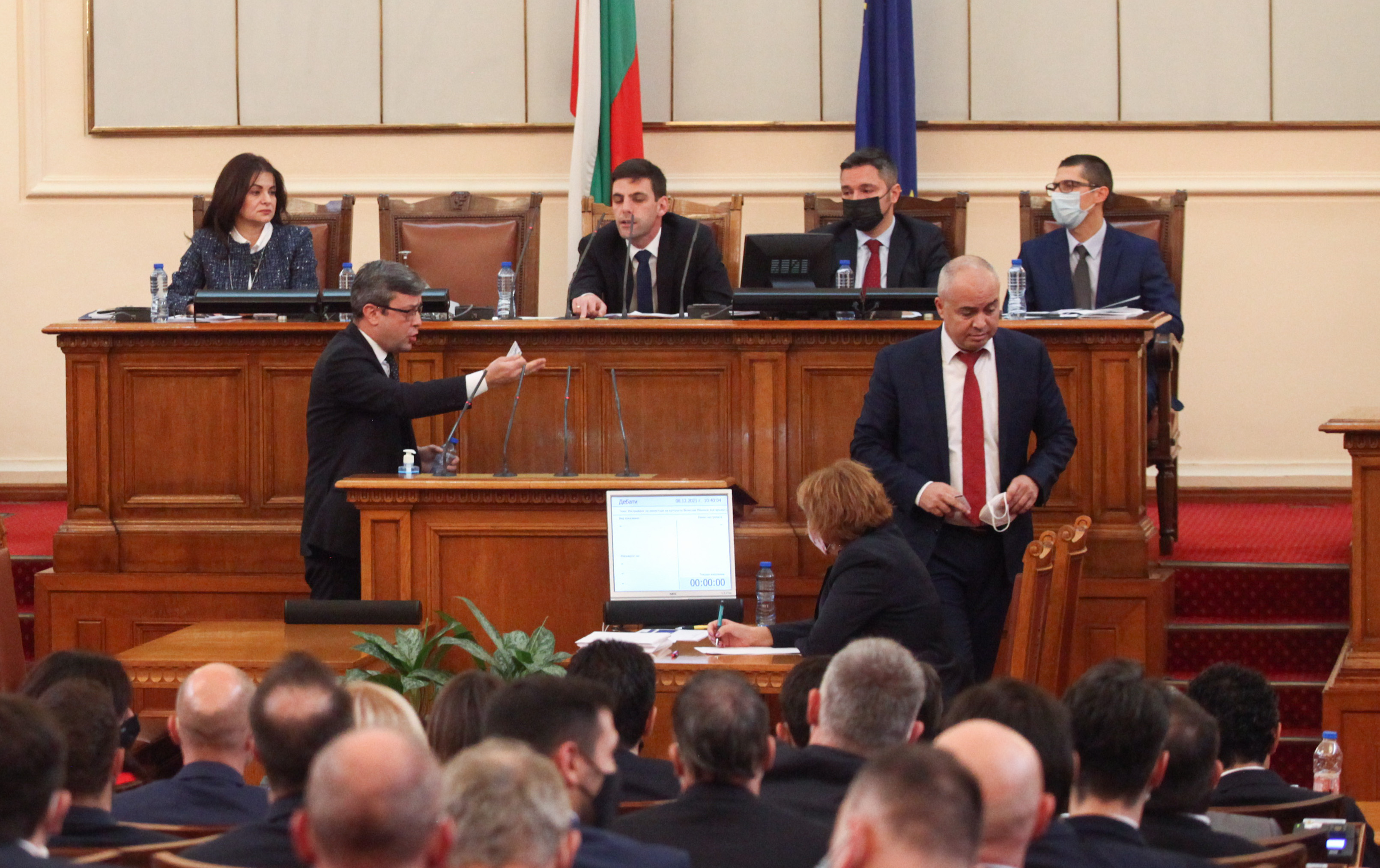 Институтът за модерна политика: Работата на НС е хаотична, партизирана и неефективна