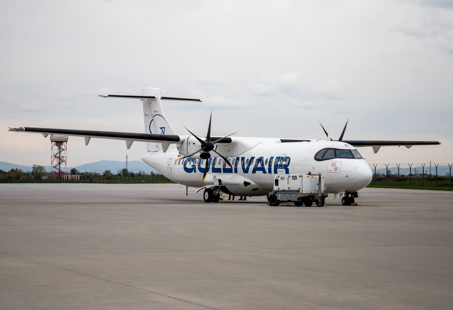 С първия редовен полет София-Скопие пътуваха 22 души