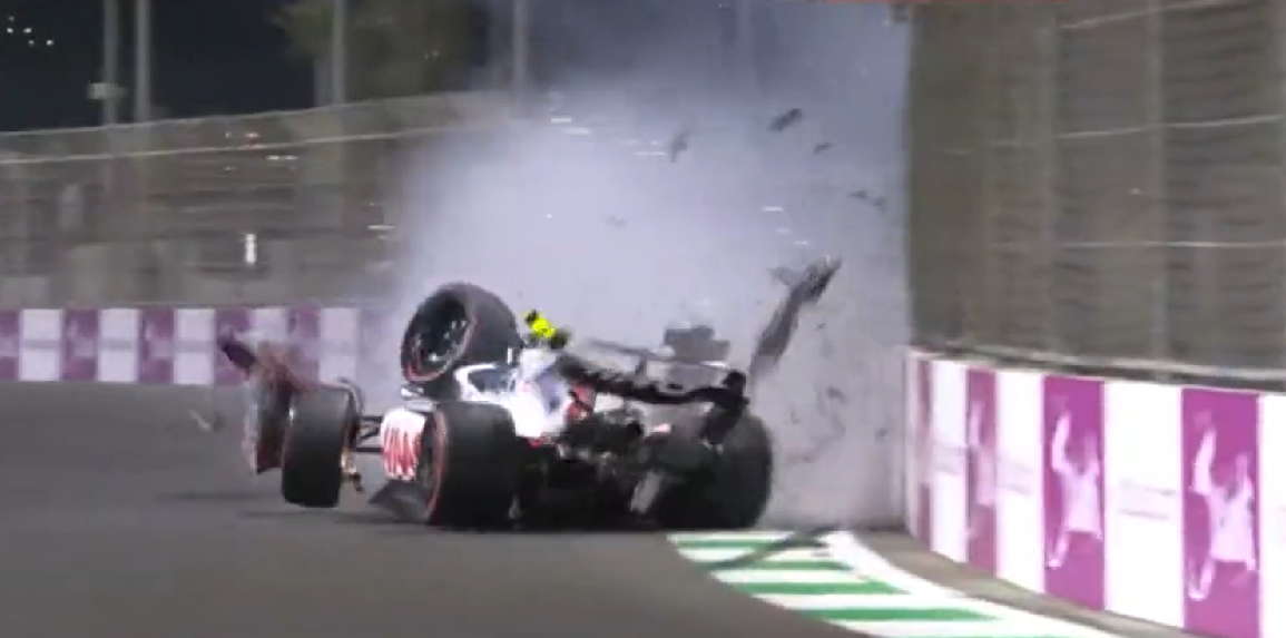 Синът на Михаел Шумахер остана невредим при тежка катастрофа (ВИДЕО)