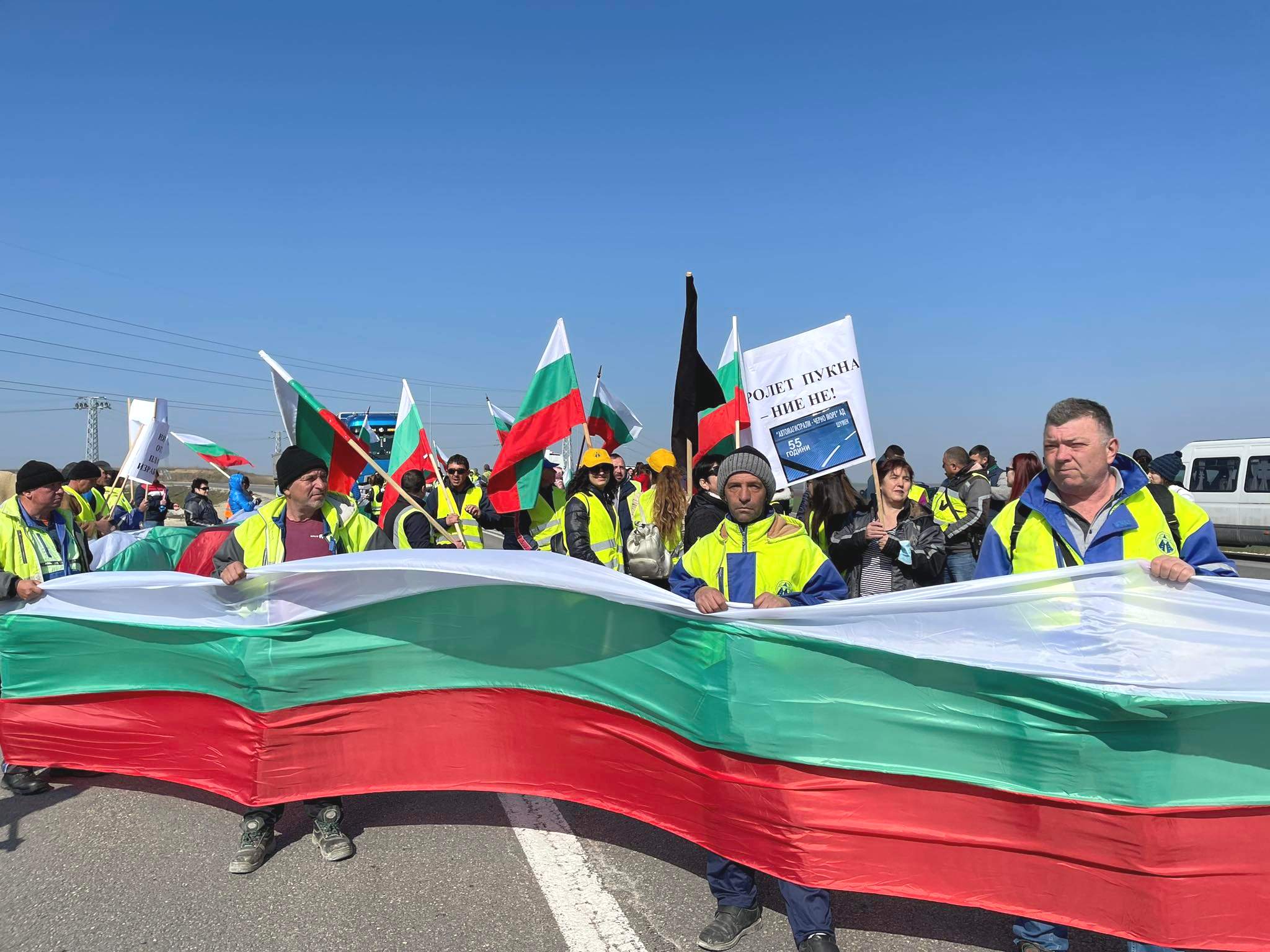 Пътни строители блокират Ришки и Айтоски проход