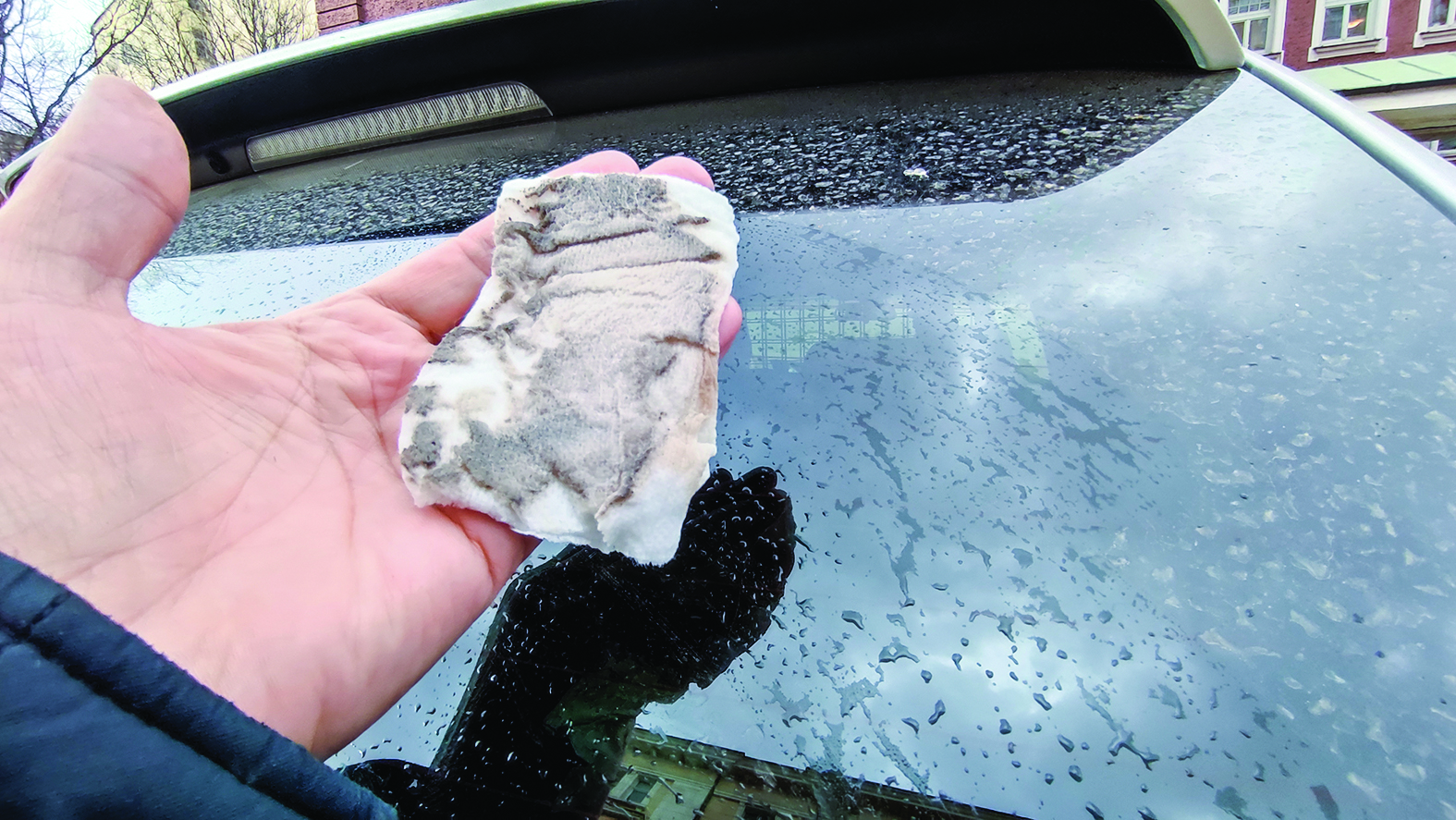 Пясък от Сахара засипва страната