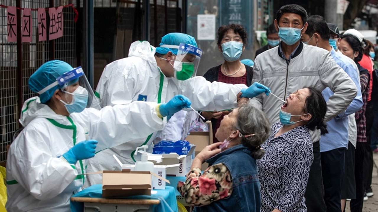 Китай регистрира 13 хил. случая на COVD-19 - най-много след края на първата вълна в Ухан