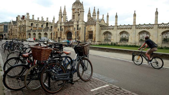 Дават 200 бона за диплома от Кеймбридж