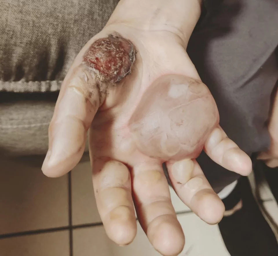 47-годишен румънец е арестуван в Атина за сексуално насилие над 10-годишната си дъщеря