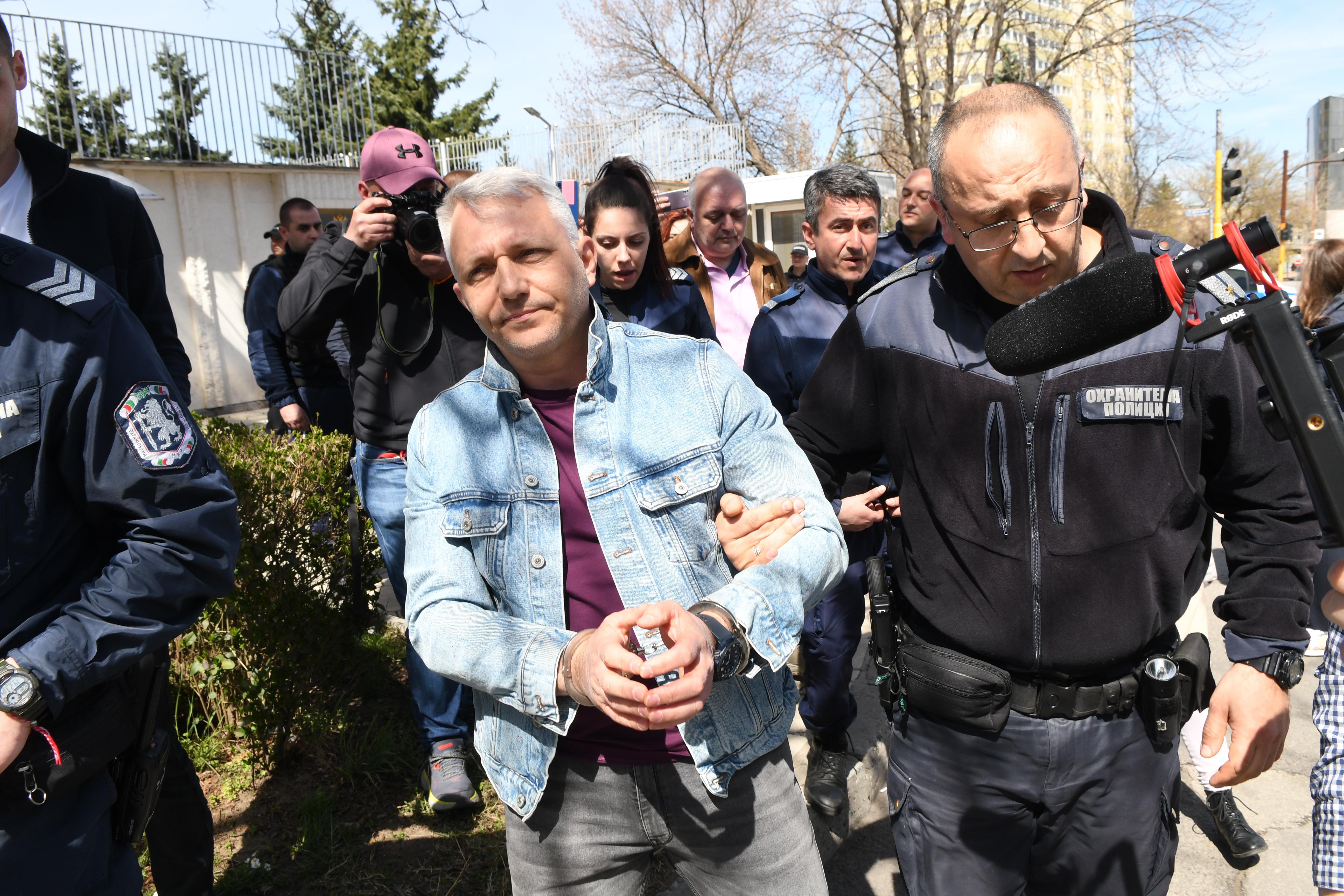 Софийска районна прокуратура няма да задържа и обвинява Хаджигенов и Бабикян