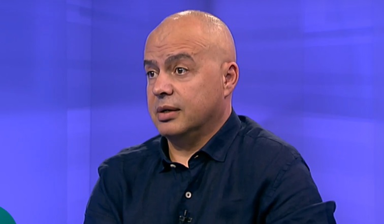 Свиленски: БСП ще напусне коалицията, ако калашник или патрон замине за Украйна